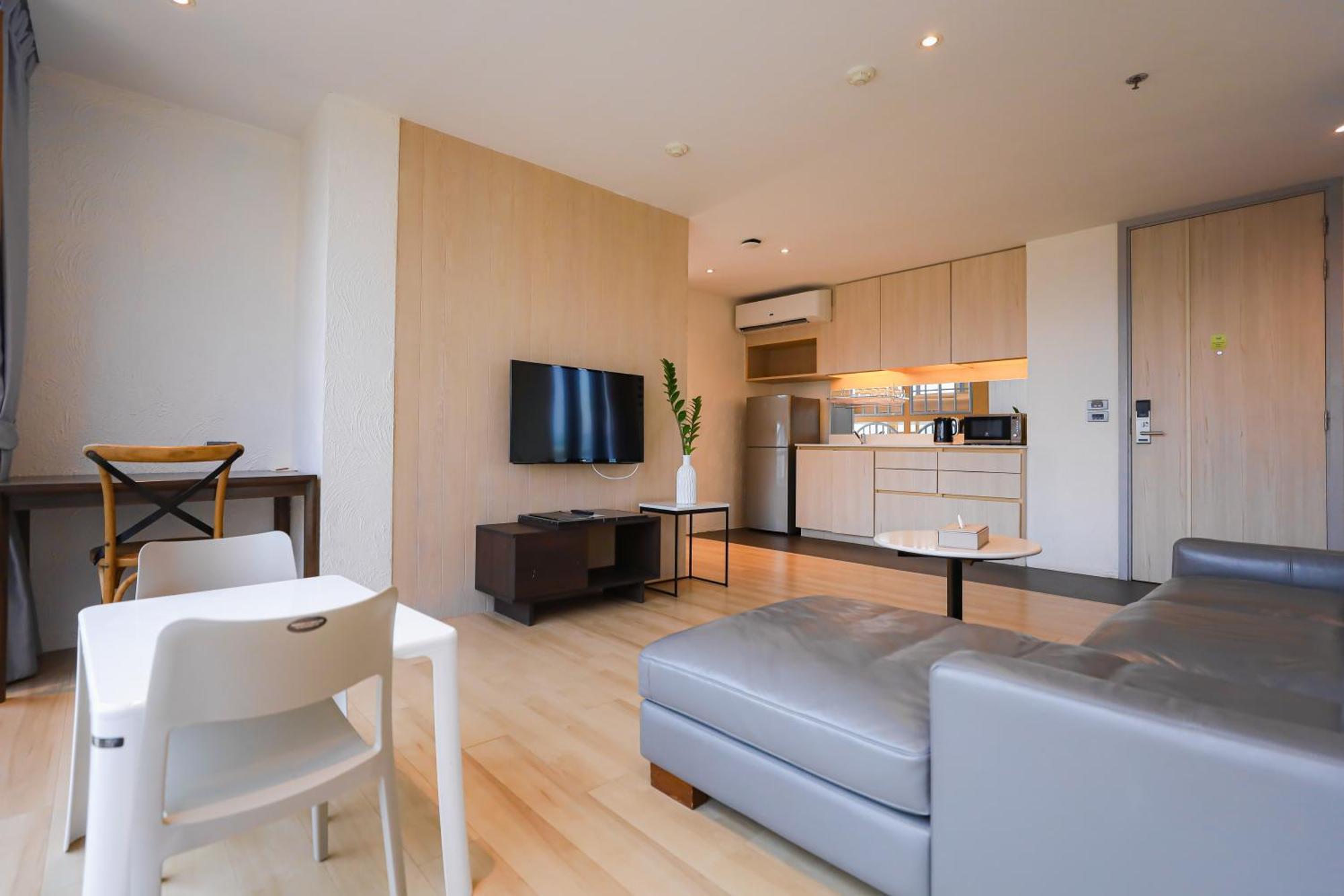 Balcony Seaside Sriracha Hotel & Serviced Apartments Si Racha Εξωτερικό φωτογραφία