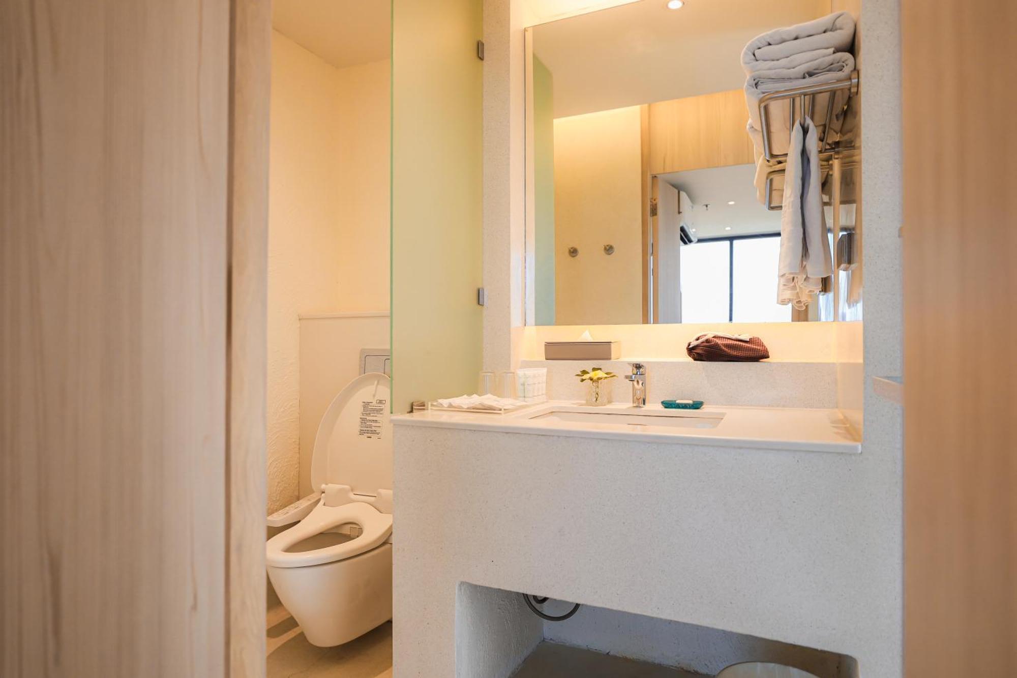 Balcony Seaside Sriracha Hotel & Serviced Apartments Si Racha Εξωτερικό φωτογραφία
