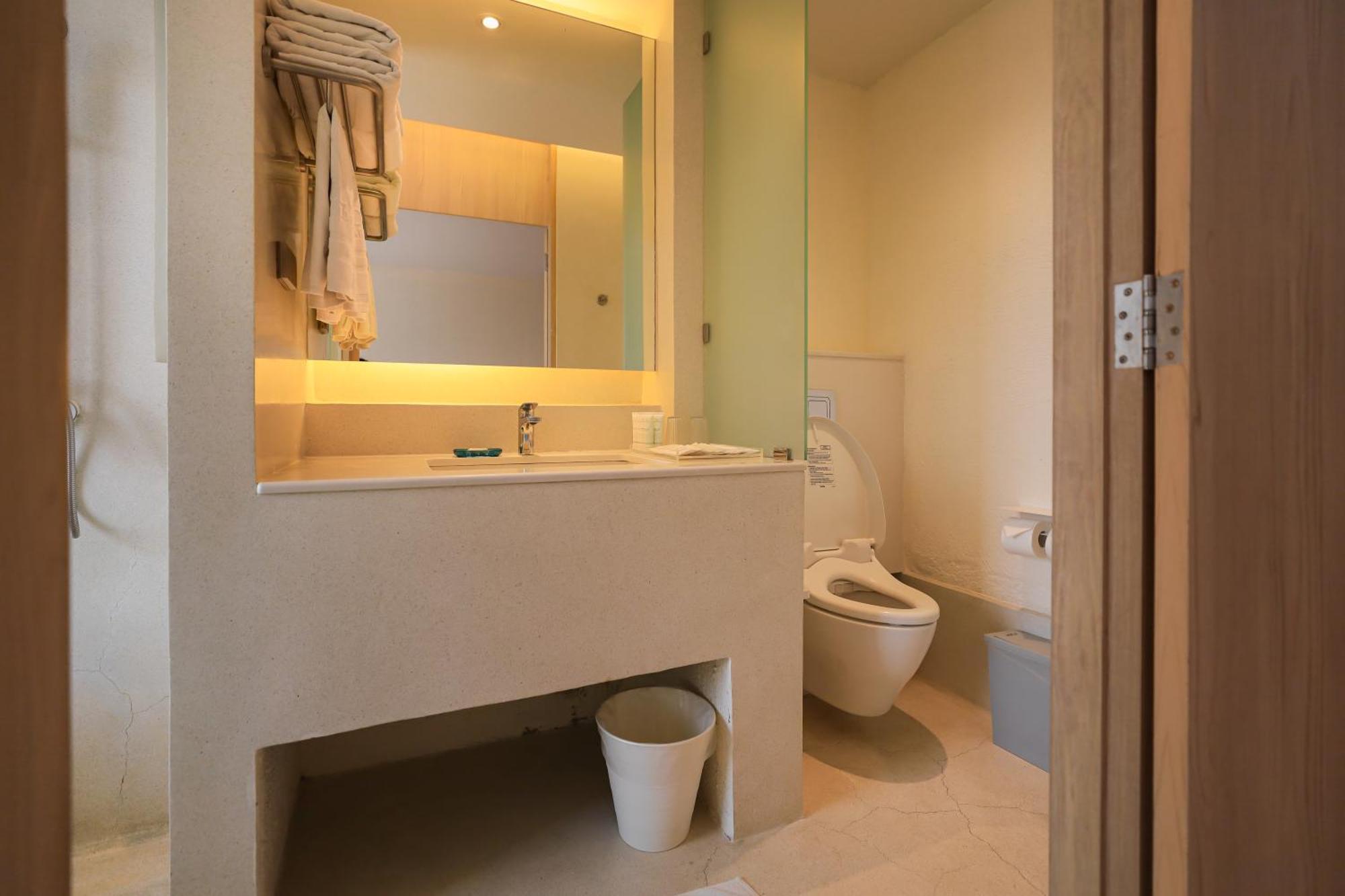 Balcony Seaside Sriracha Hotel & Serviced Apartments Si Racha Εξωτερικό φωτογραφία