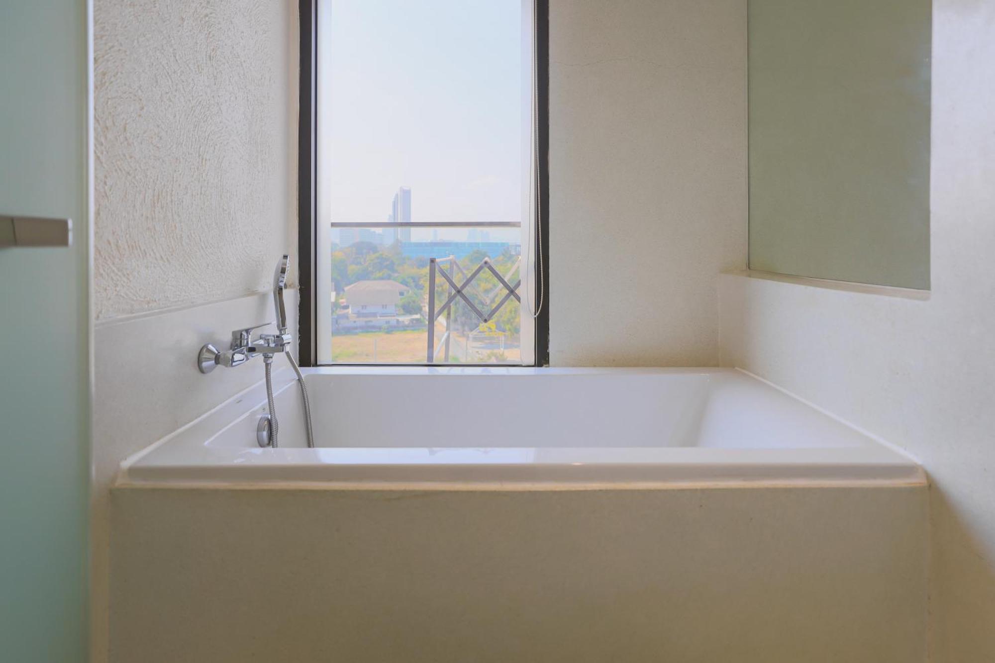 Balcony Seaside Sriracha Hotel & Serviced Apartments Si Racha Εξωτερικό φωτογραφία